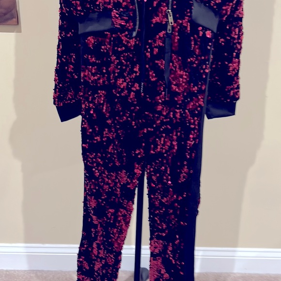 2 piece sequins jacket and pants set. Burgundy and black. Size is XL. - Picture 2 of 7